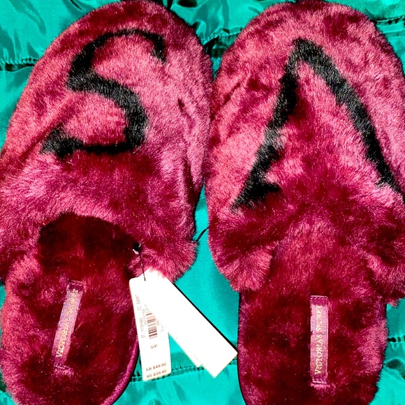 PINK Victoria's Secret Shoes - VICTORIA SECRET SLIPPERSSS!                                  NEVER WORN BEFORE